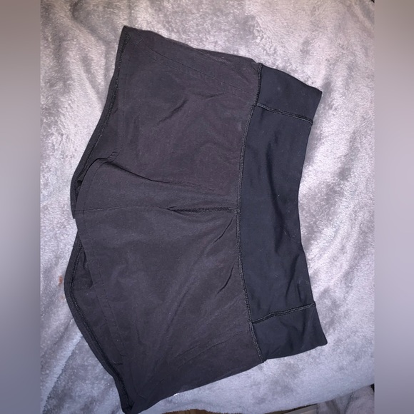 BLACK Lululemon athletic shorts SIZE 2 $29 - Picture 3 of 3